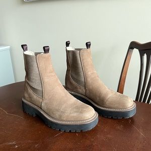 Sam Edelman Laguna Chelsea Boot- women’s size 9
